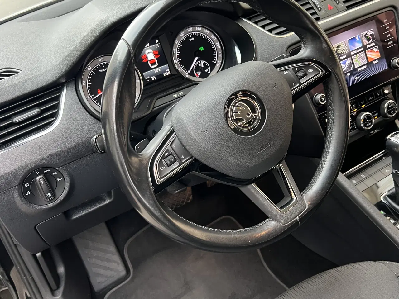 Billede 8 - Velholdt Octavia med lav kilometerstand 