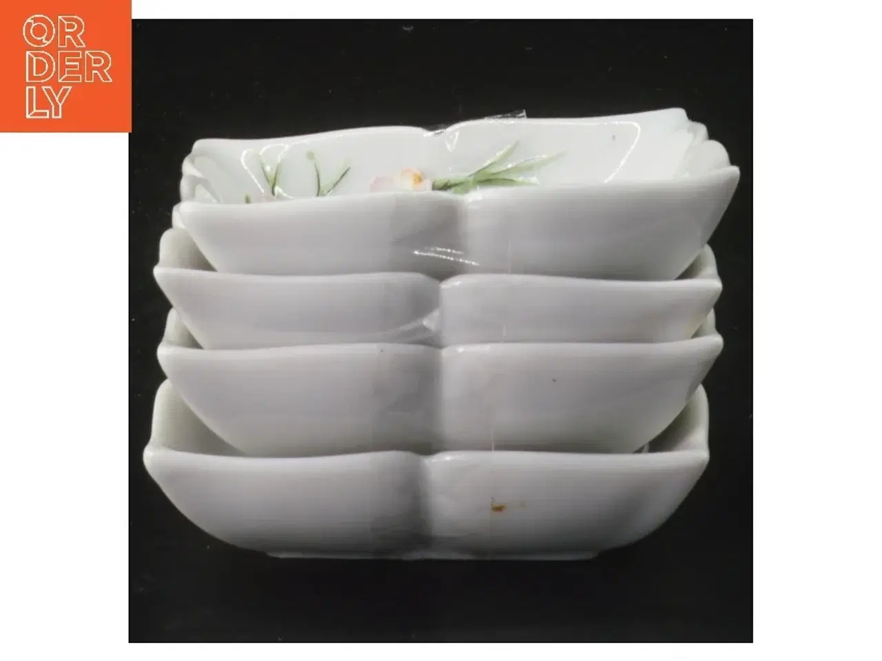 Billede 1 - Sæt med 4 nye tsmå porcelænsskåle (str. 4 stk 7,5x8,5 cm)til f.eks sushi