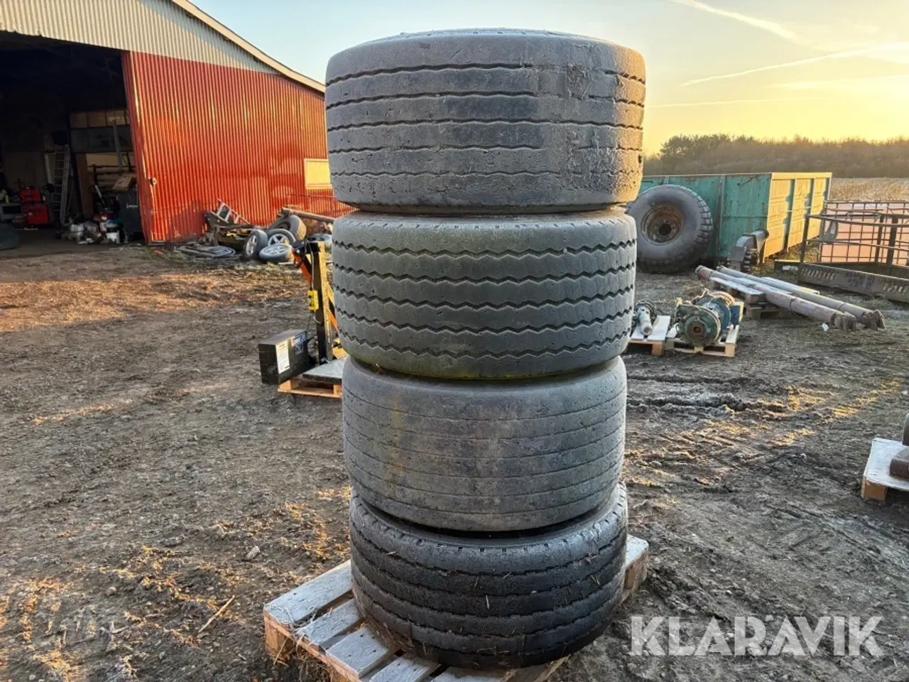 Billede 3 - Dæk med fælg 435/50R19.5 - 4 styk