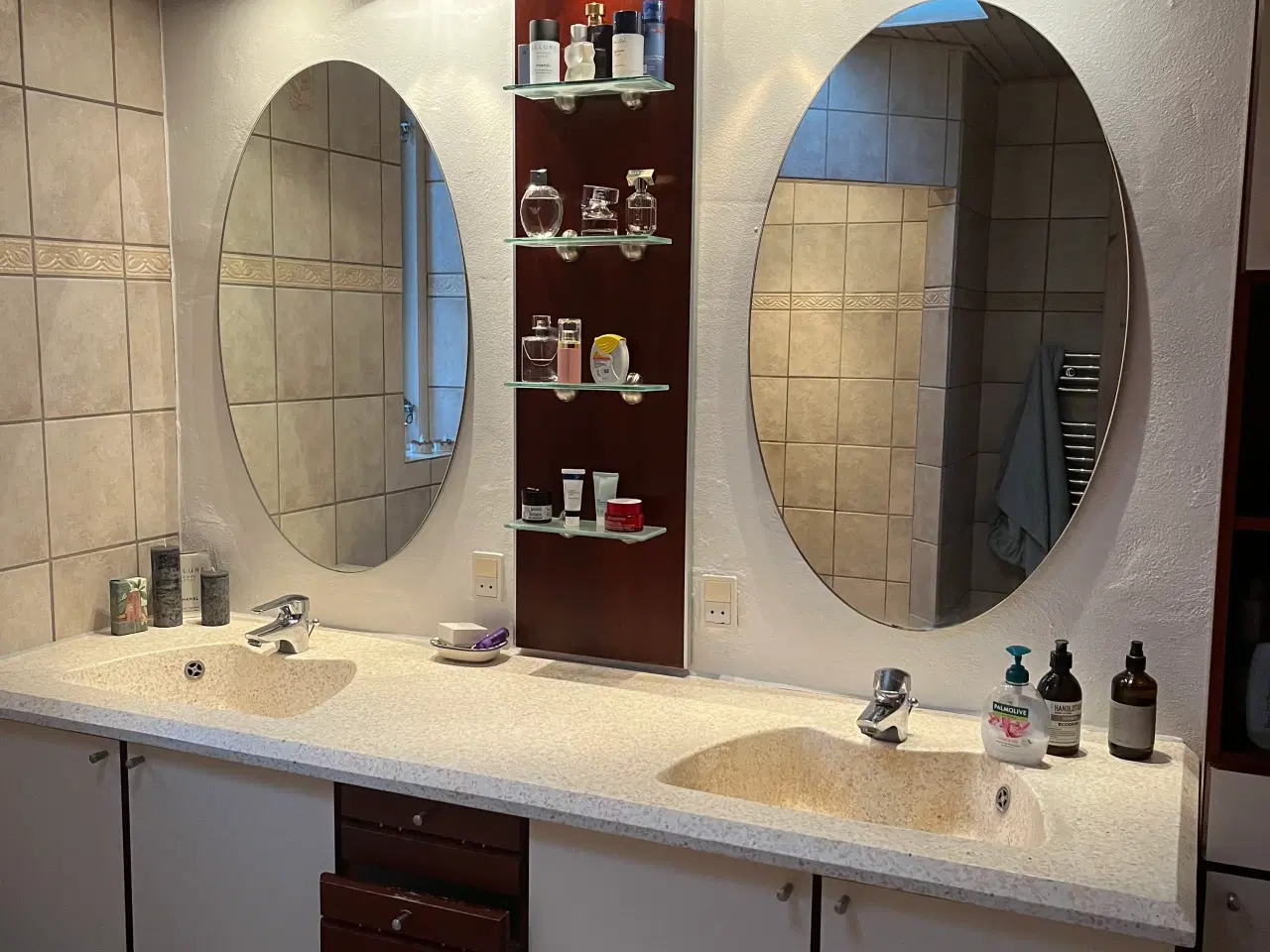 Billede 1 - Bordplade med 2 vaske