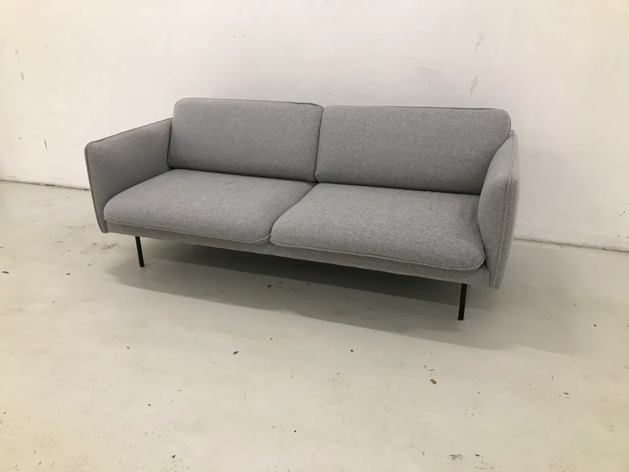 Billede 1 - 2 1/2 Pers.Sofa fra Bolia i lys grå fladvævet stof