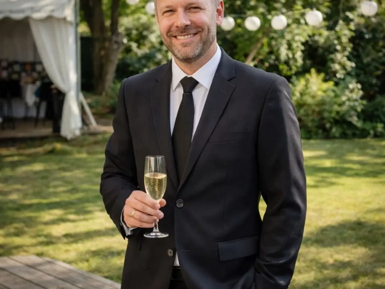 Billede 3 - Jakkesæt fra SAND. Mikrofibre, så det krøller ikke