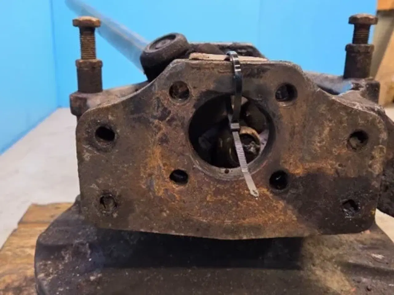 Billede 5 - New Holland LB115B Hjulnav R. 85821290 