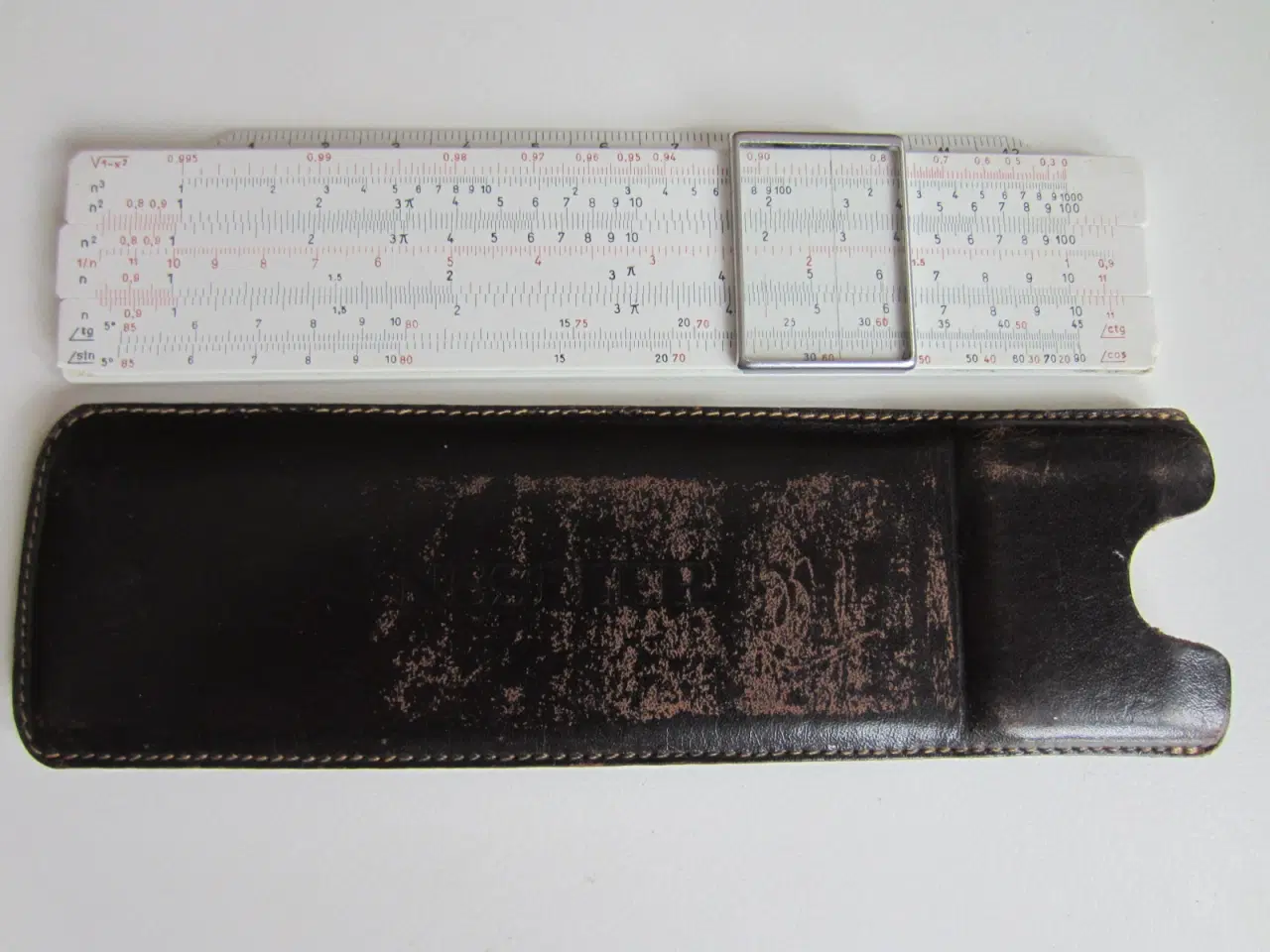 Billede 1 - Ældre regnestok mærket NESTLER med etui