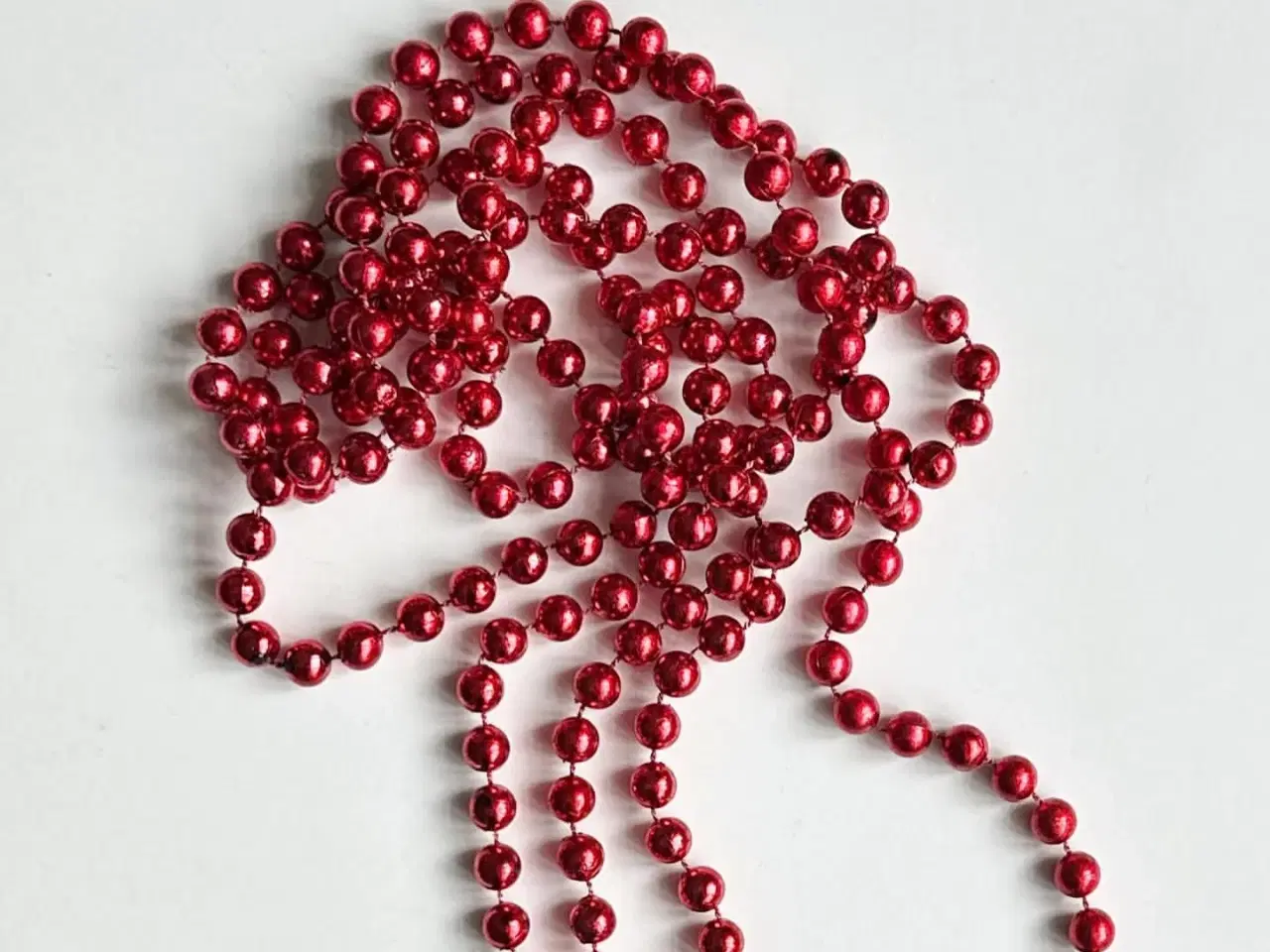 Billede 1 - Kuglekæde, rød, 178 cm