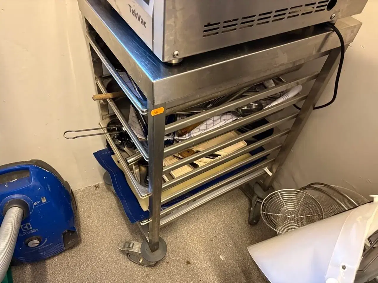 Billede 1 - Rullevogn til gastrobakker inkl. Indhold