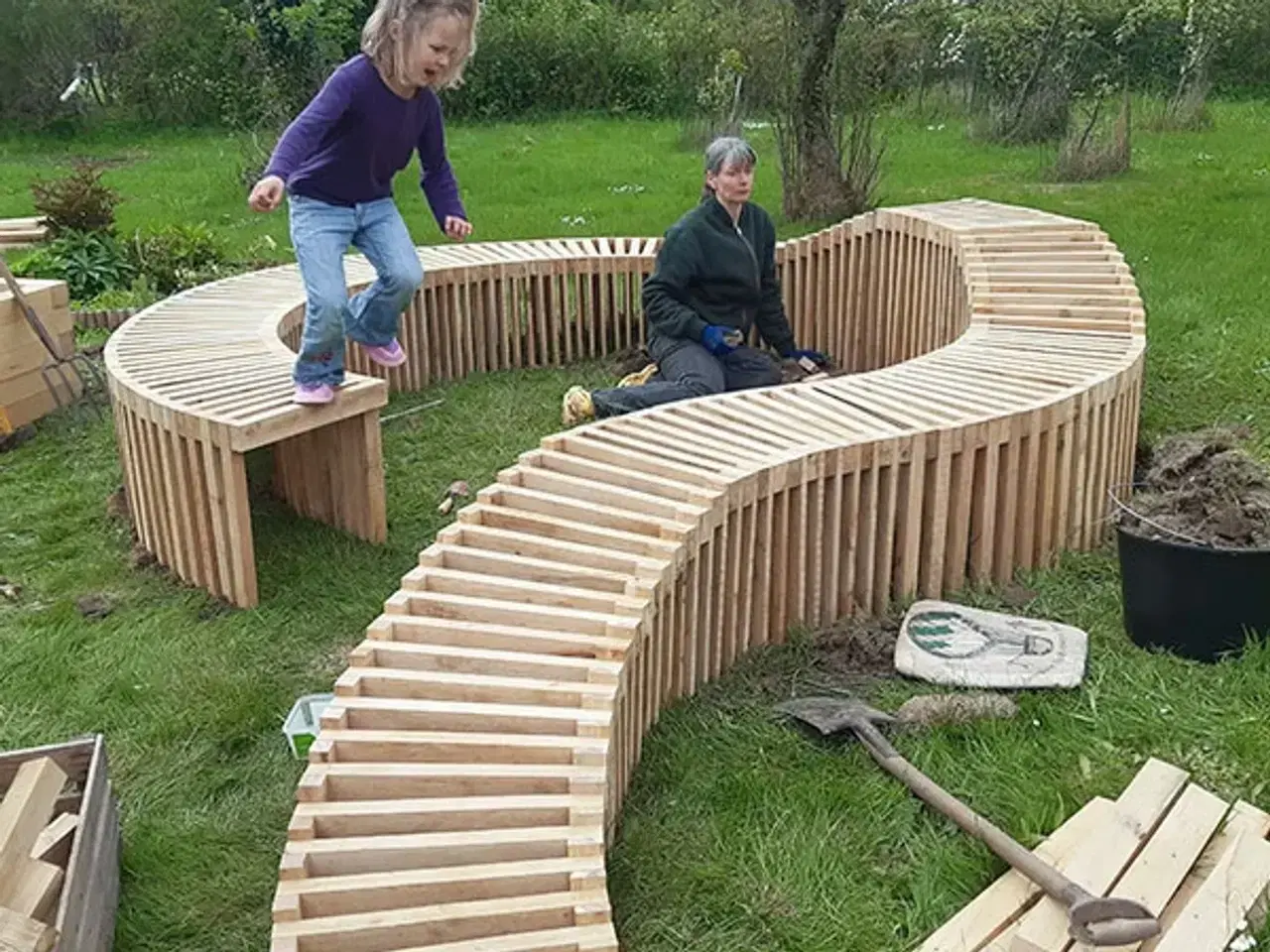 Billede 3 - Rund bænk, egetræ - byggesæt