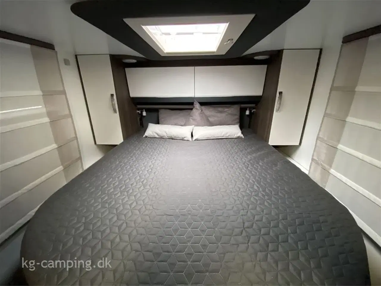 Billede 20 - 2023 - Benimar Amphitryon 998 3500 kg   Særdeles velholdt Benimar AMPHITRYON 998 ALDE - Vognen kan vejes op til 4.400 kg.