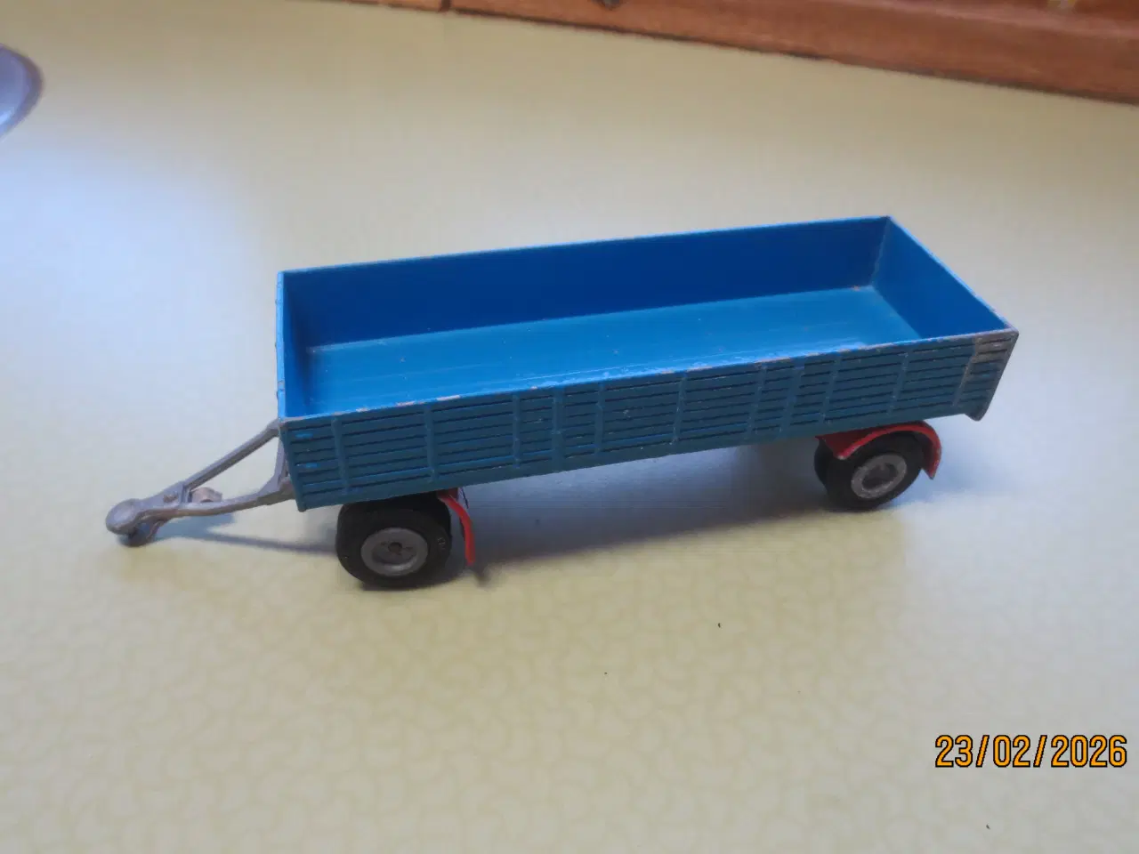 Billede 4 - 2 stk Forskellige Tekno Anhængere