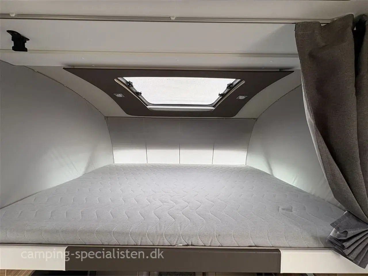 Billede 6 - 2019 - Adria Sonic Plus I700   Adria Sonic Plus I 700 DLT 2019 - Alde varme - Se den nu hos Camping-Specialisten.dk