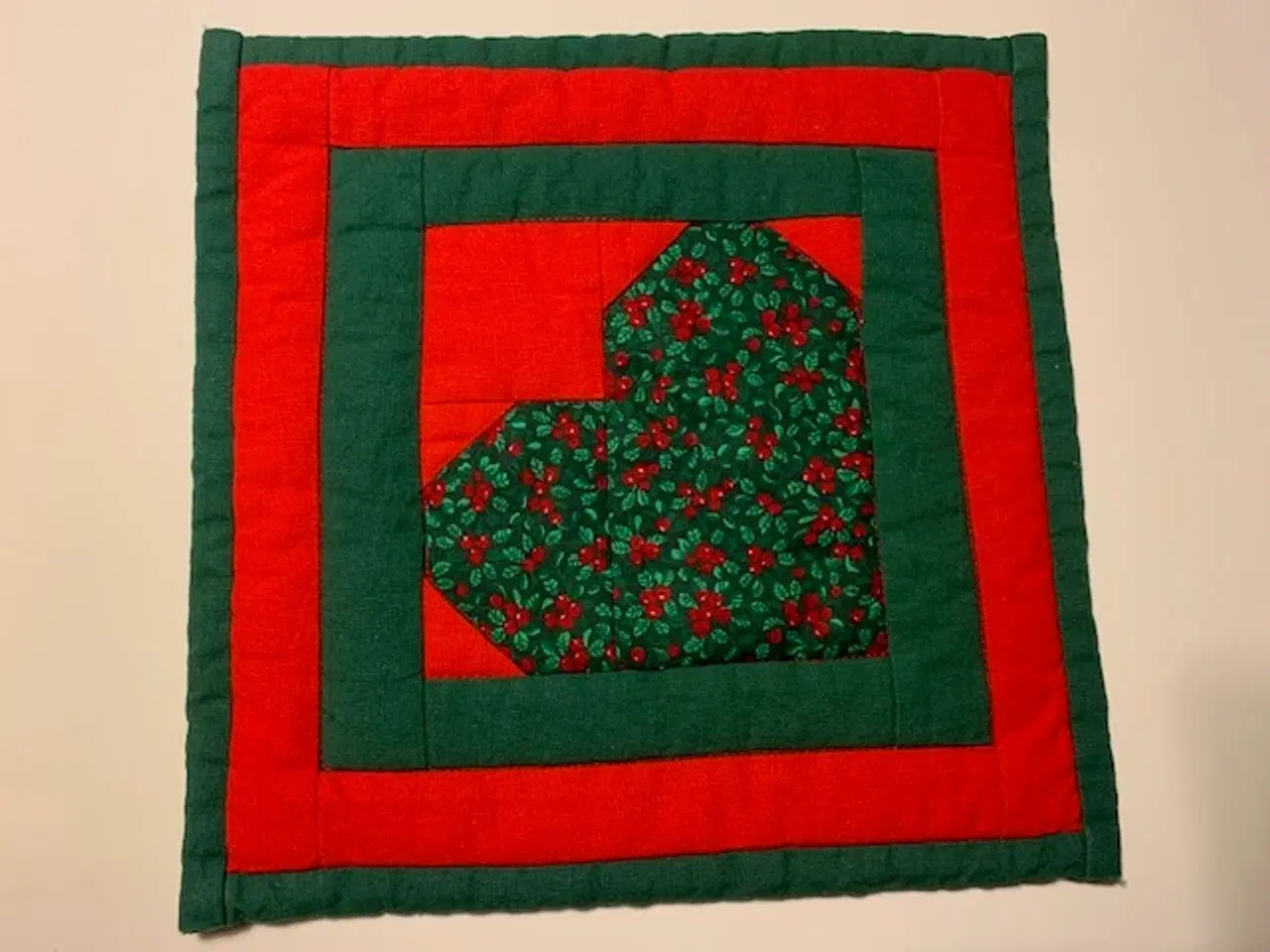 Billede 1 - Brødserviet / juleserviet - patchwork - hjemmesyet