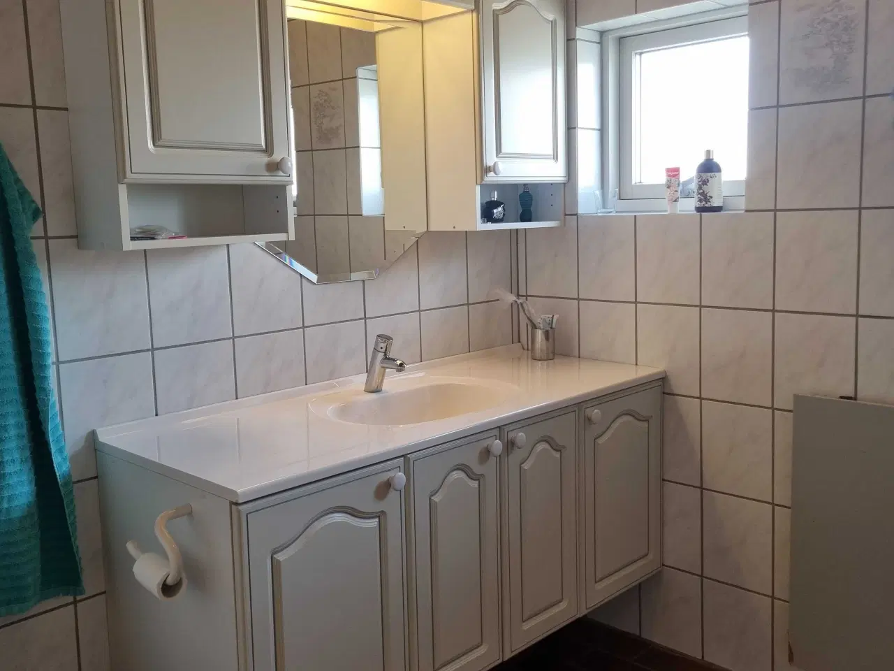 Billede 1 - Badeværelse møbler