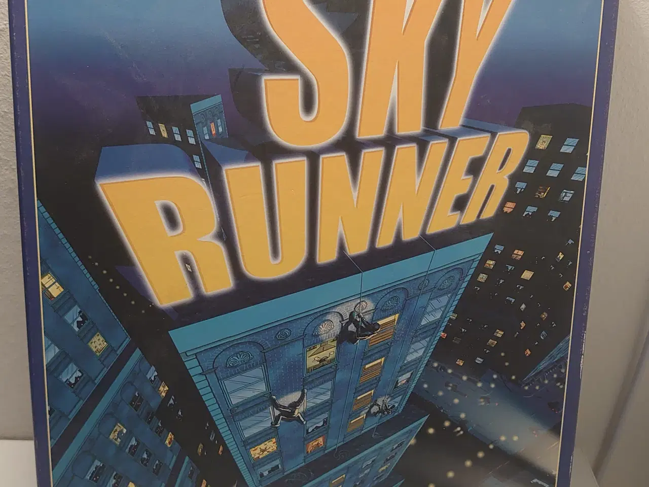 Billede 1 - "Sky Runner" Om at bestige en skyskraber først.
