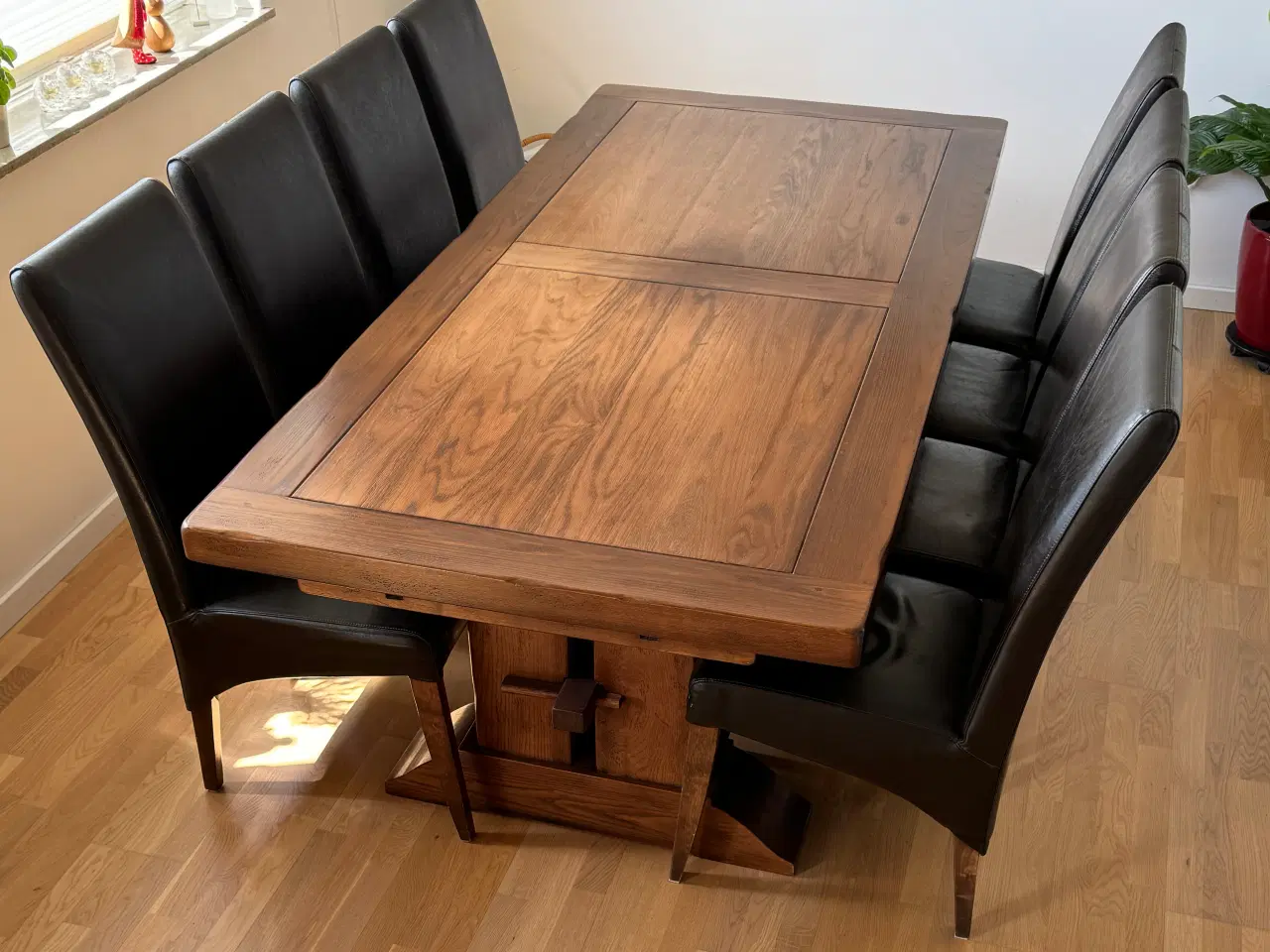 Billede 2 - Spisebord med stole