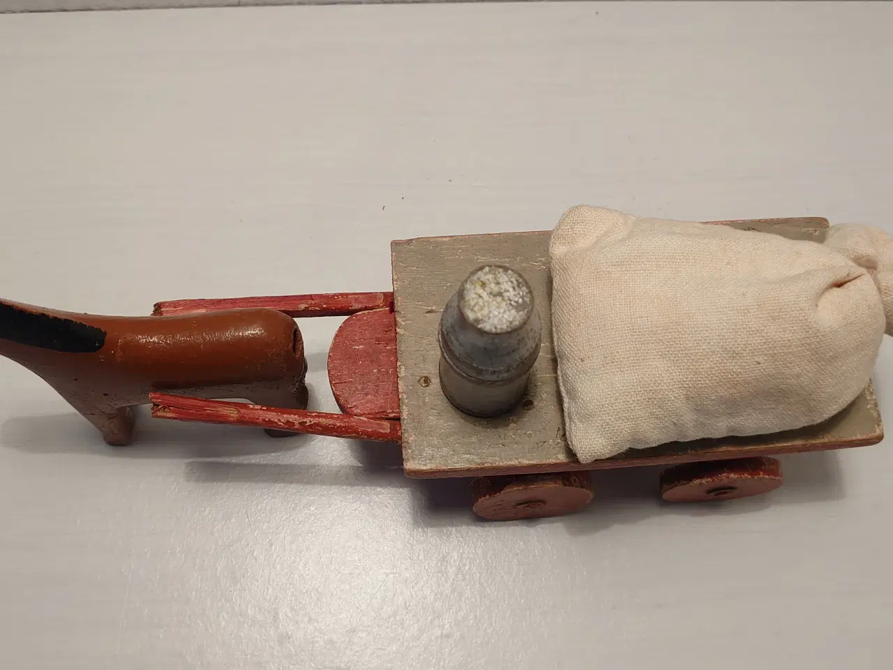 Billede 3 - Fængselslegetøj: Vogn med hest mm. Ca 1930. L 22cm