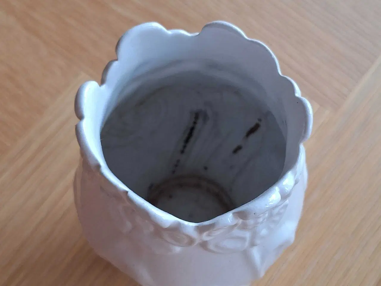 Billede 3 - Hvid vase 