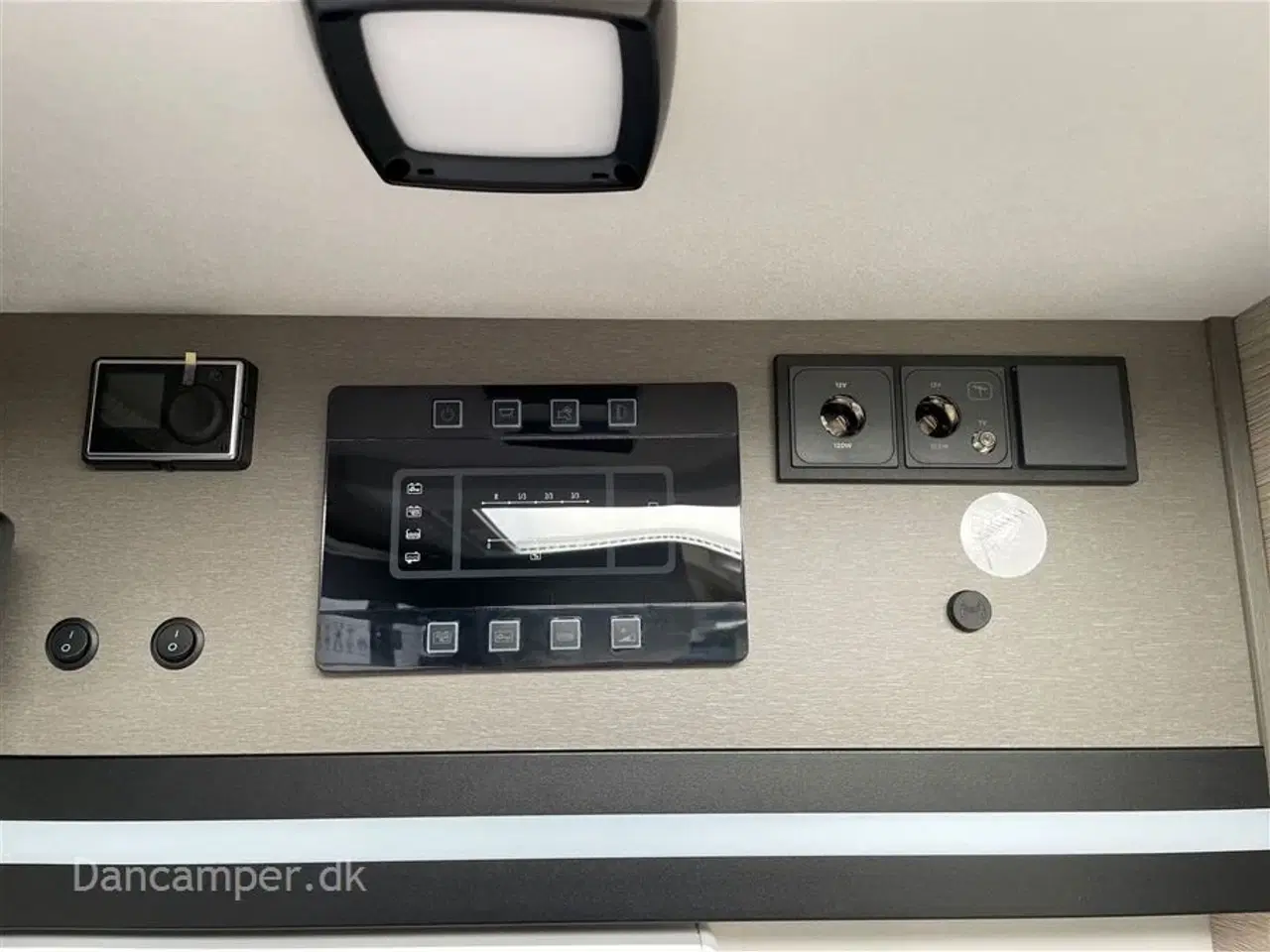 Billede 29 - 2024 - Chausson X650 Exclusive line   Stor Lounge og siddegruppe, sænkeseng, stor garage, Artic-, Connect-, Tilbehørs- og Safetypakke,
