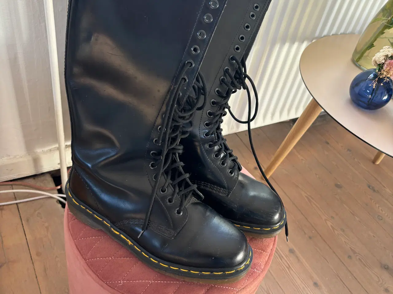 Billede 1 - Dr. Martens 18 huls støvle str. 40