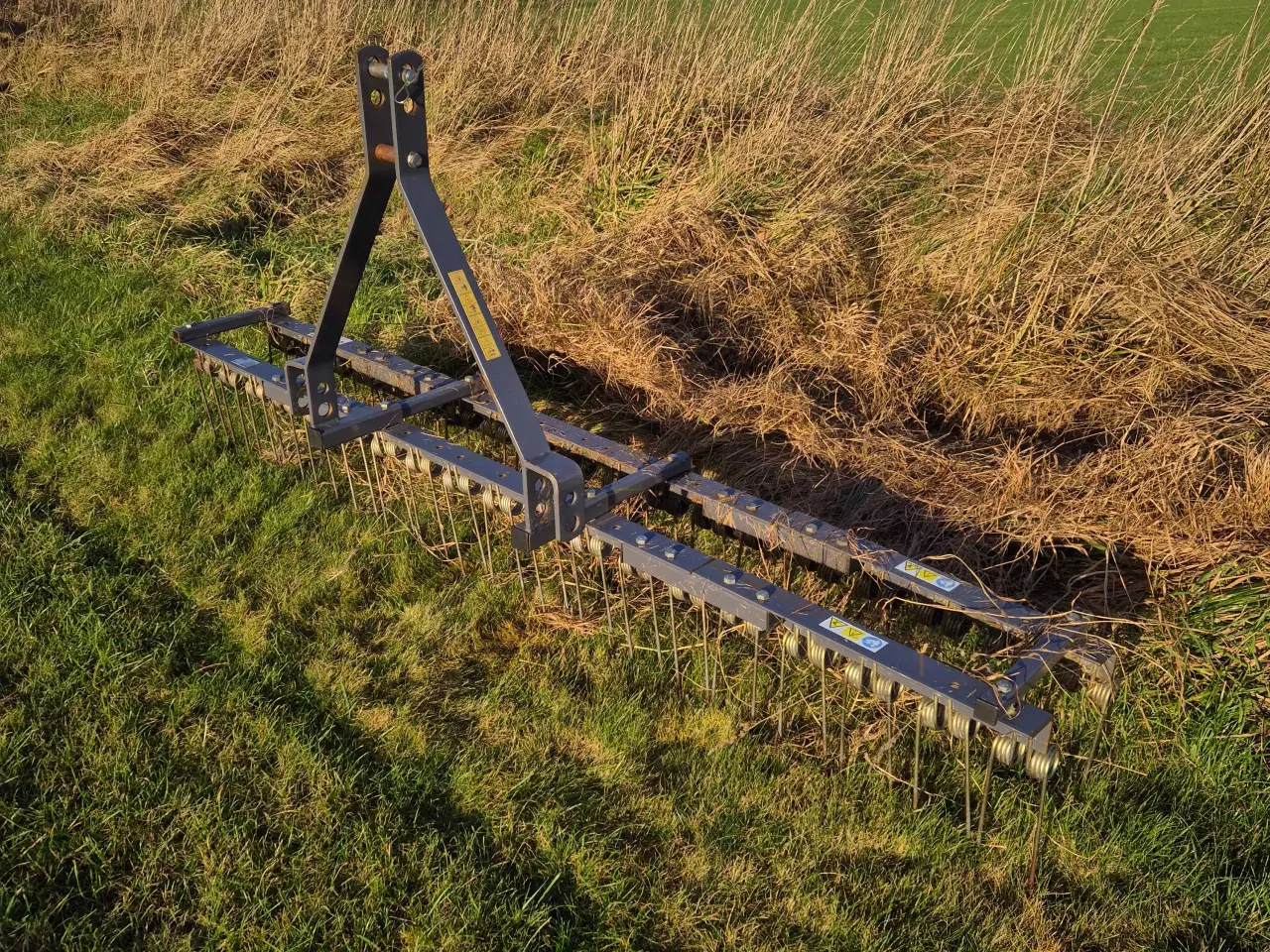Billede 2 - Gårdsplads rive til traktor 