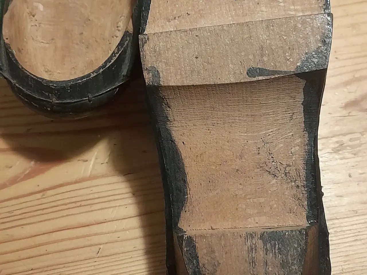 Billede 4 - Barnetræsko i træ og læder