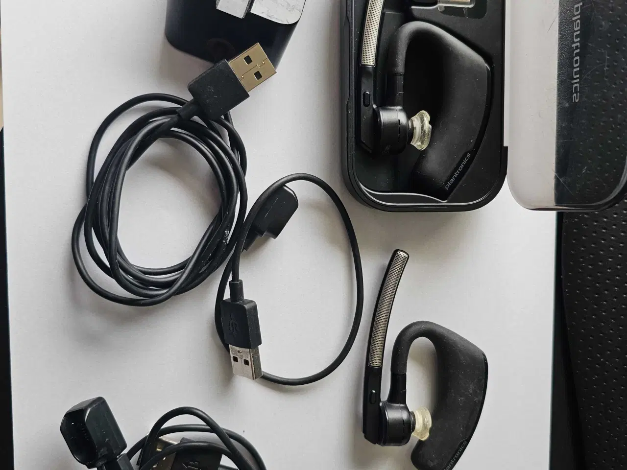 Billede 1 - 2 Plantronic Bluetooth headset med div tilbehør 