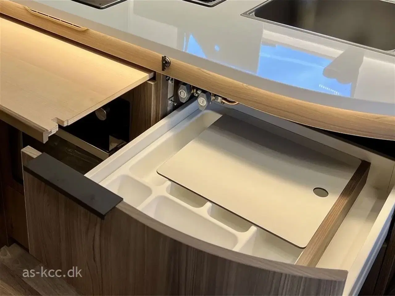 Billede 13 - 2025 - Kabe Ametist GLE KS B8 PREMIUM LINE   Kabe Ametist GLE KS B8 PREMIUM Line