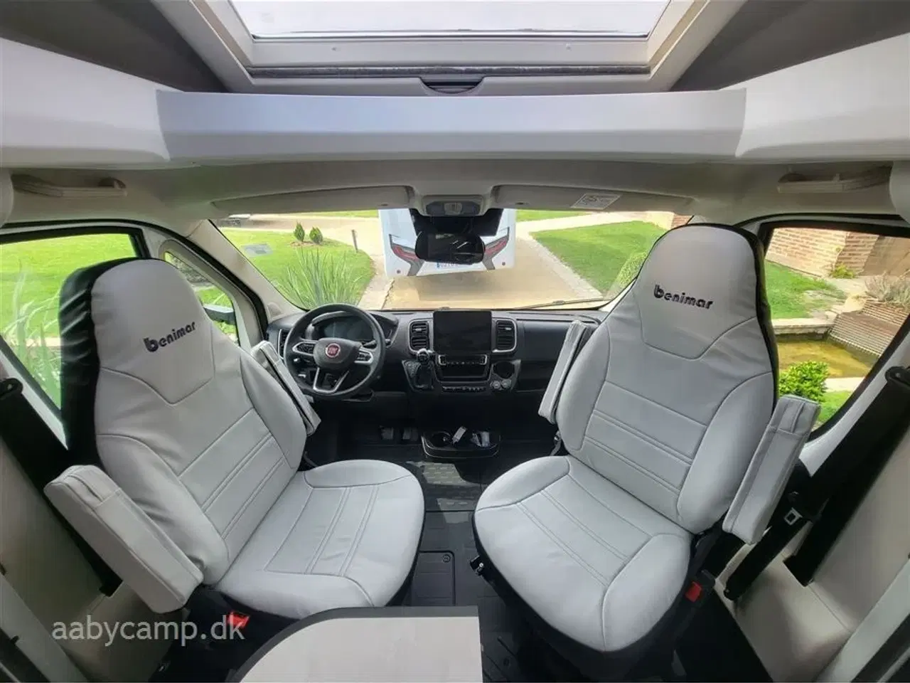 Billede 8 - 2024 - Benimar Mileo 263   Nk pakke. Automatgear. markise. 2x Lithium batteri. solceller. Helårsdæk. lædersæder. cykelstativ.