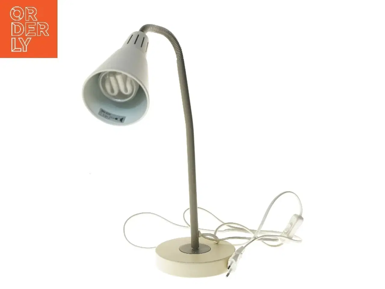 Billede 3 - Hvid bordlampe fra IKEA (str. 59,5 cm)