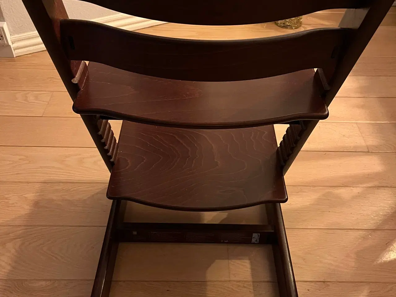Billede 3 - Højstol i valnød