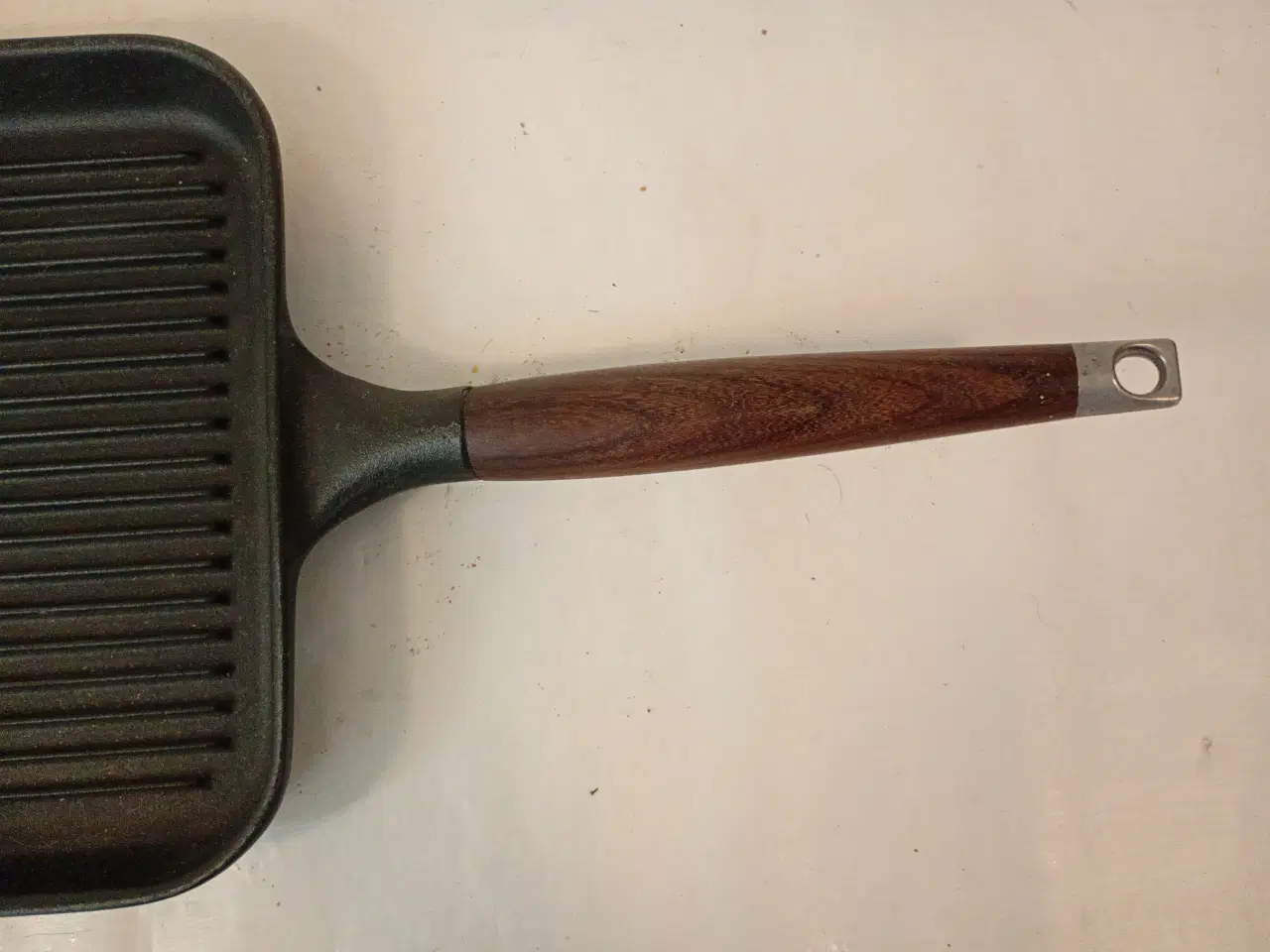 Billede 3 - STOR STØBEJERNS GRILLPANDE FRA COPCO MED TEAKGREB