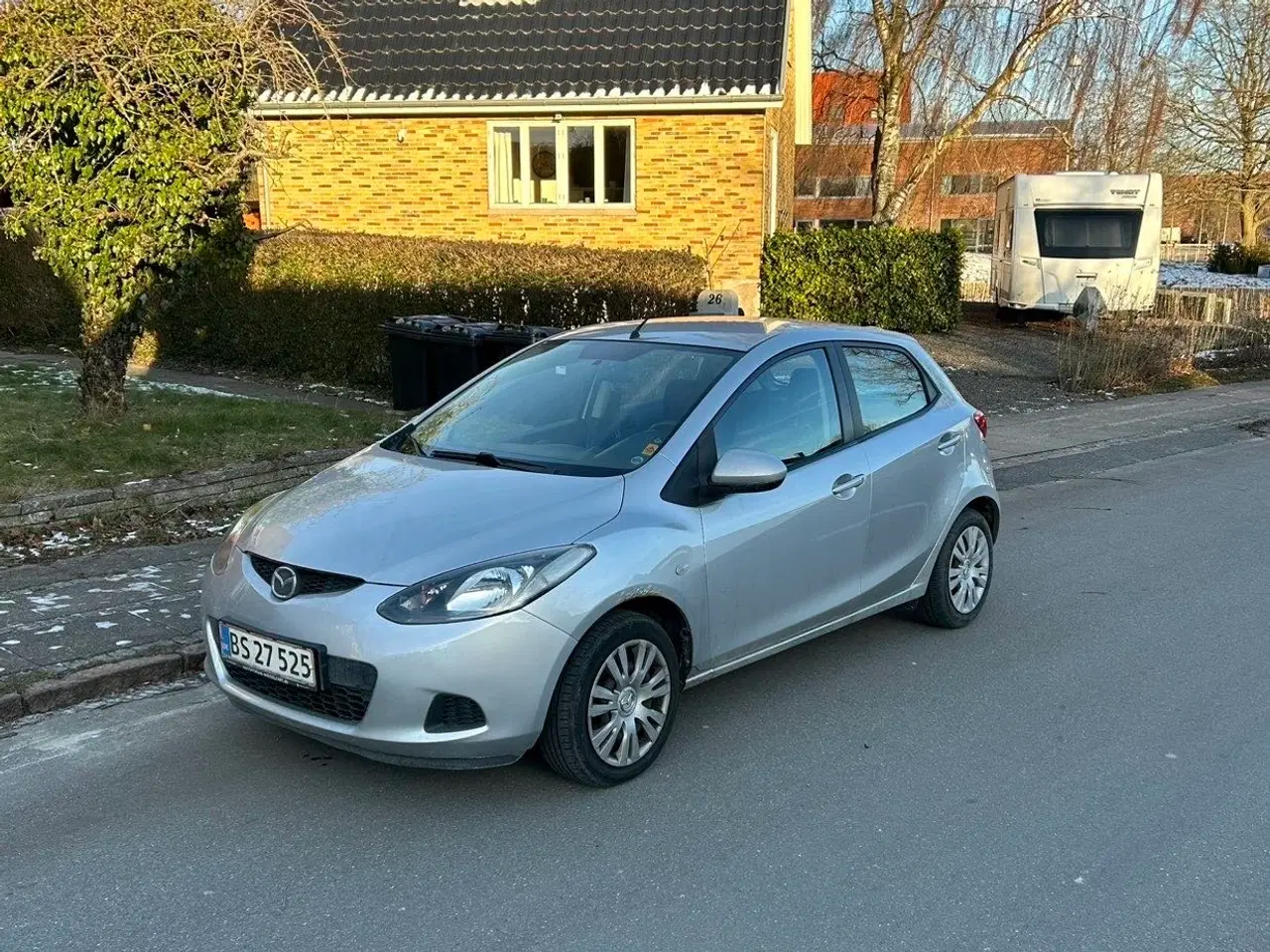 Billede 3 - Nysynet 2-ejers Mazda 2 m/afhængertræk