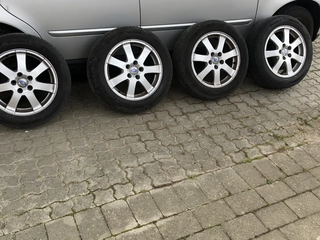 Billede 1 - 16”originale volvofælge med næsten nye dæk!!
