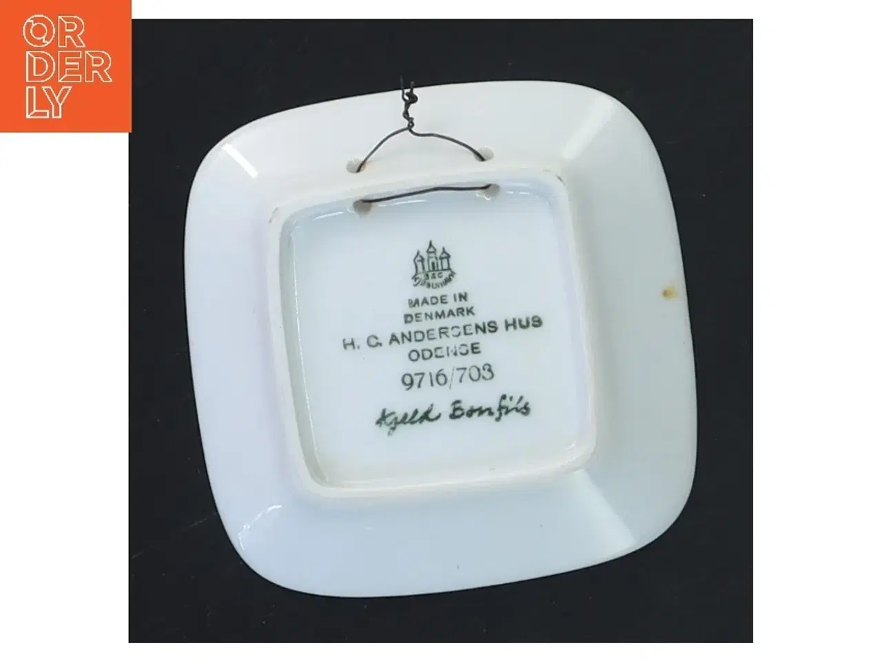 Billede 3 - Porcelænsplakette med H. C. Andersens Hus fra B&G (str. 8,5x8,5 cm)