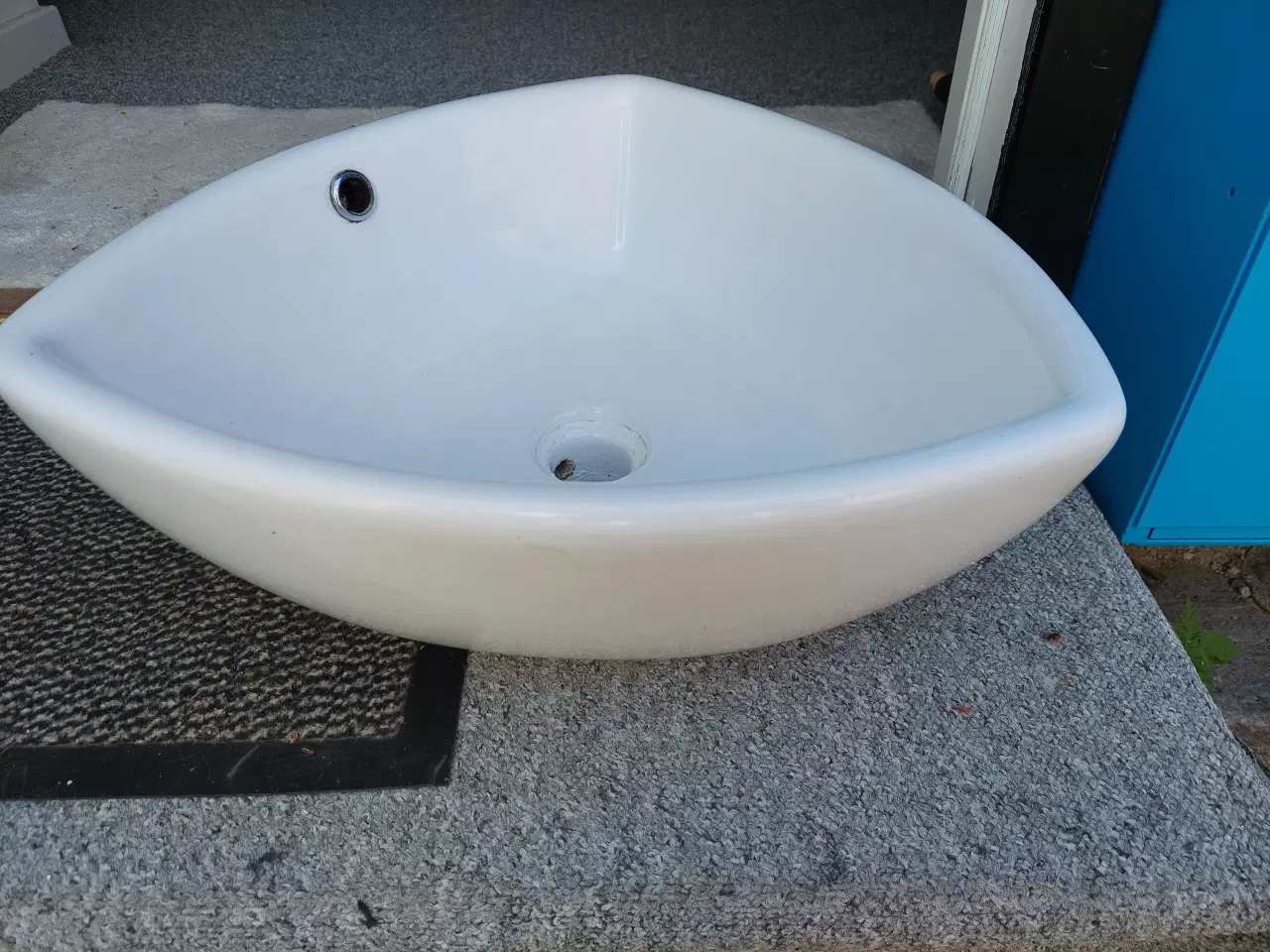 Billede 8 - tre kant model, Håndvask