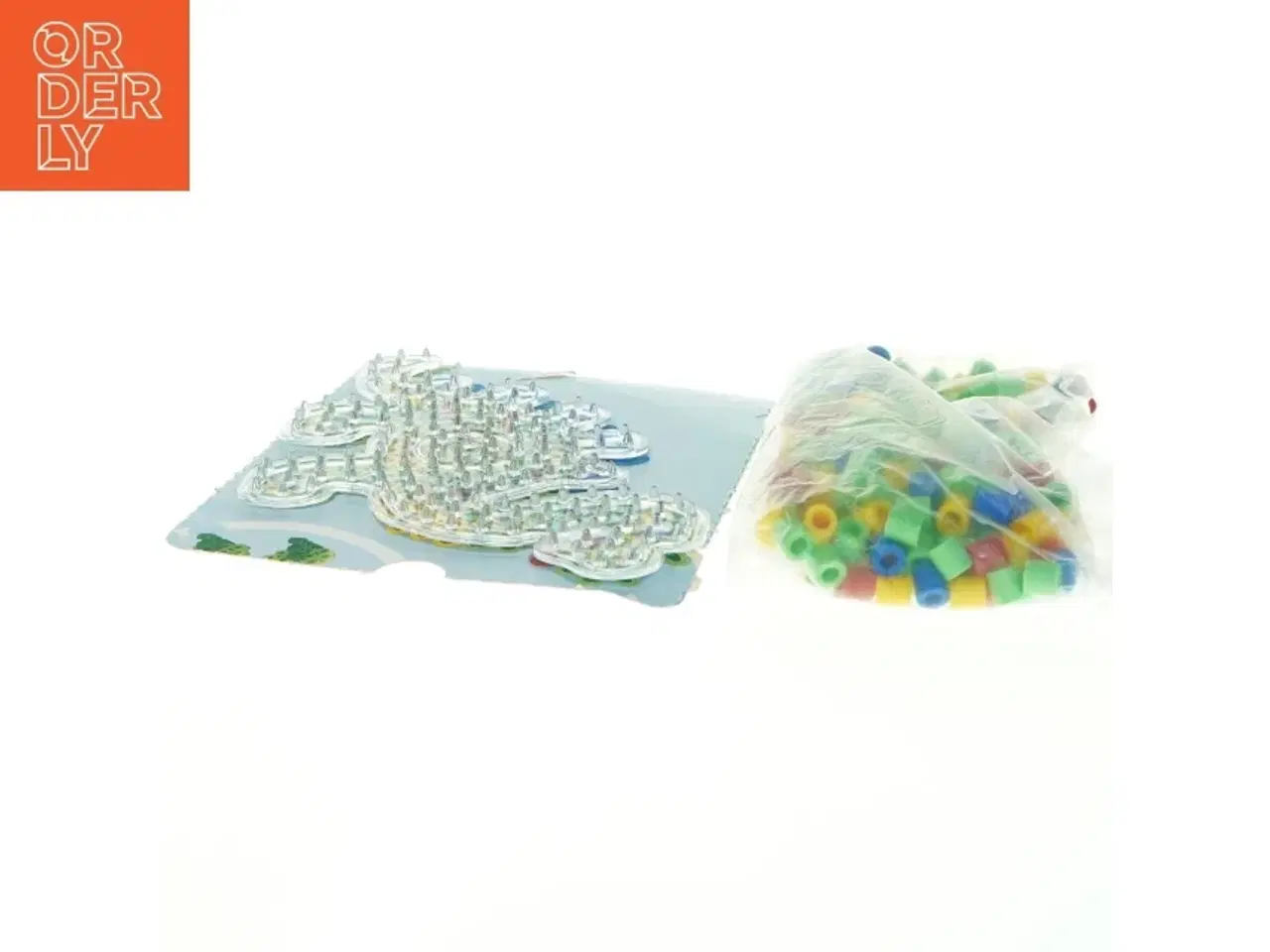 Billede 2 - Perleplade med dyr og perler fra Hama (str. 23x15 cm)