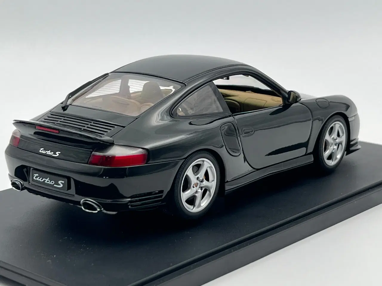 Billede 3 - 2005 Porsche 911 Turbo S (996) - AUTOart - 1:18