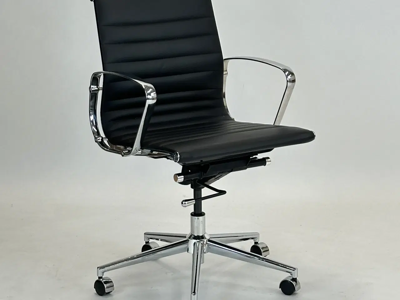 Billede 1 - Elegant Sort Kontorstol