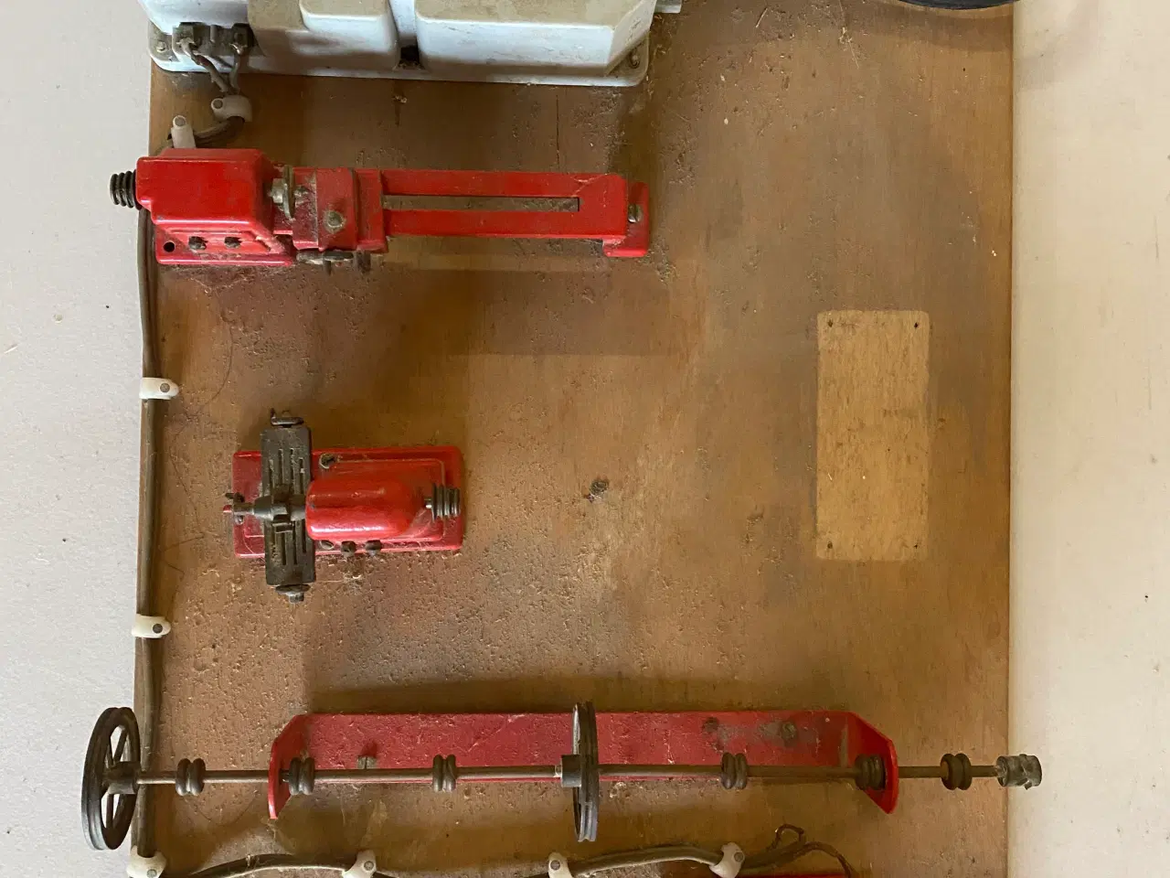 Billede 1 - Tekno maskiner med motor og strømforsyning.