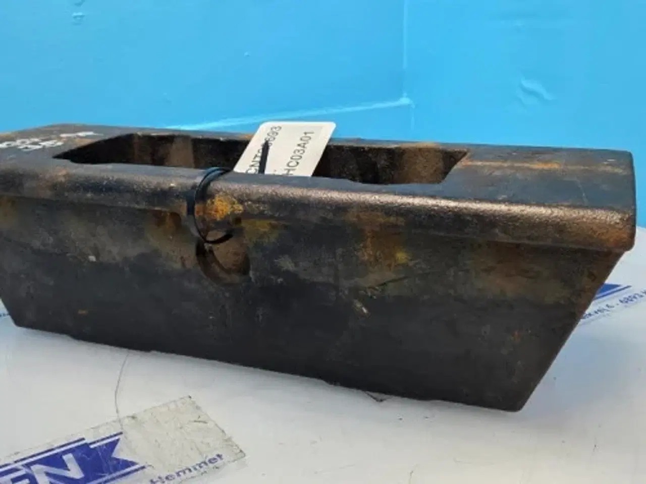 Billede 5 - New Holland Boomer 35 Vægt MT40006715