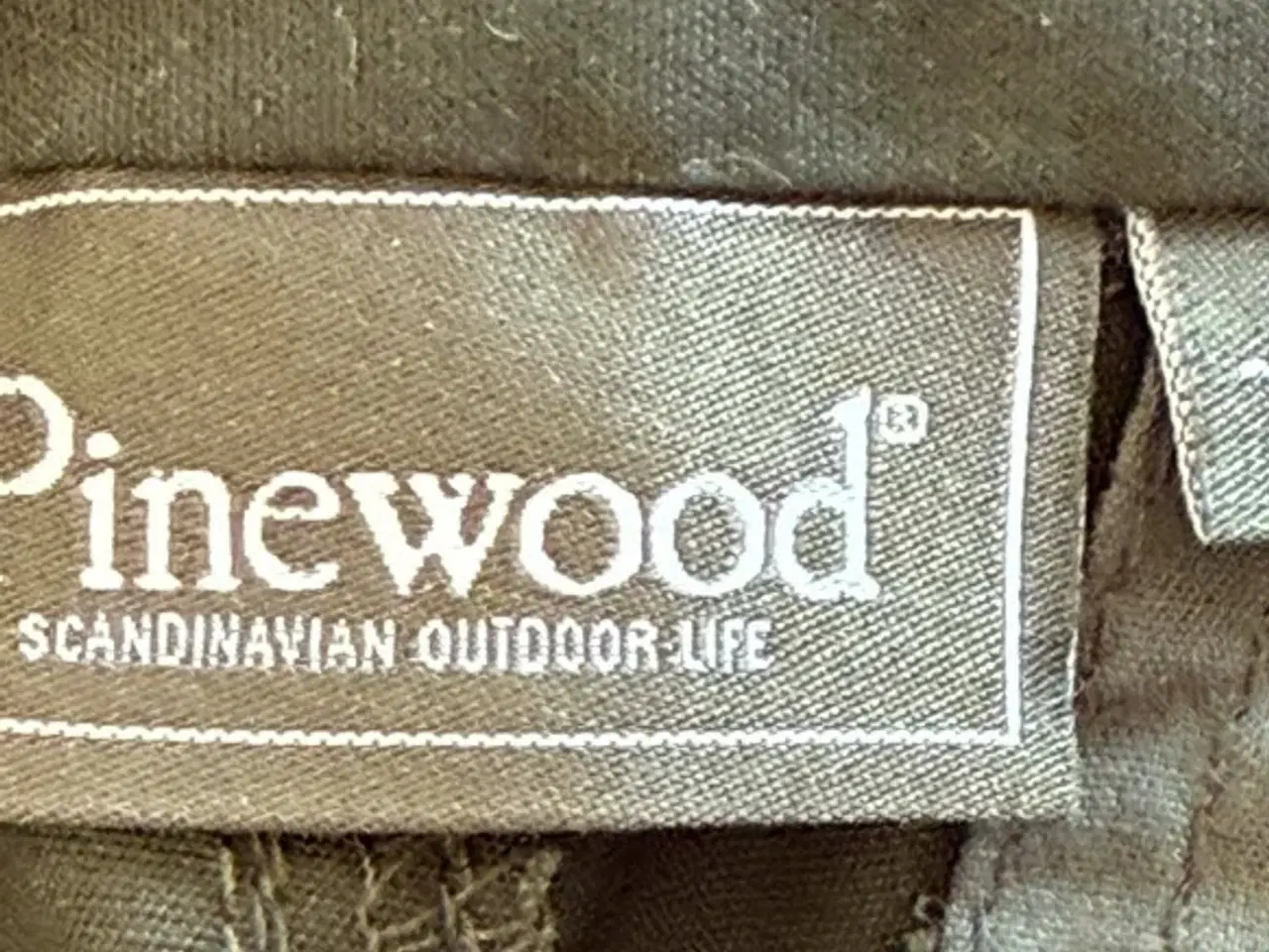 Billede 3 - Pinewood buks str. XS/176