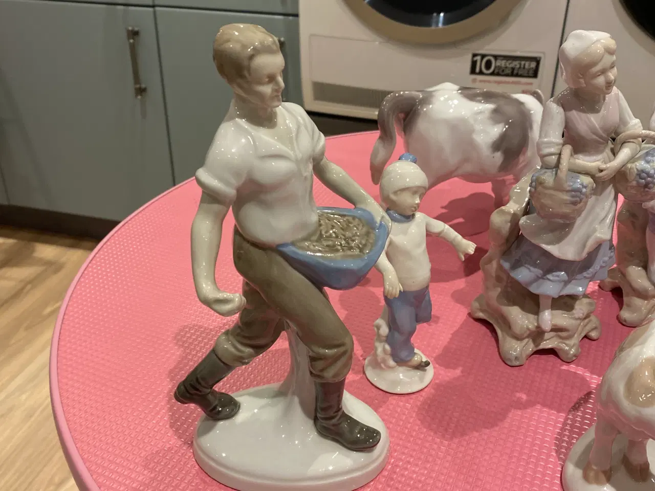 Billede 2 - 8 smukke figurer