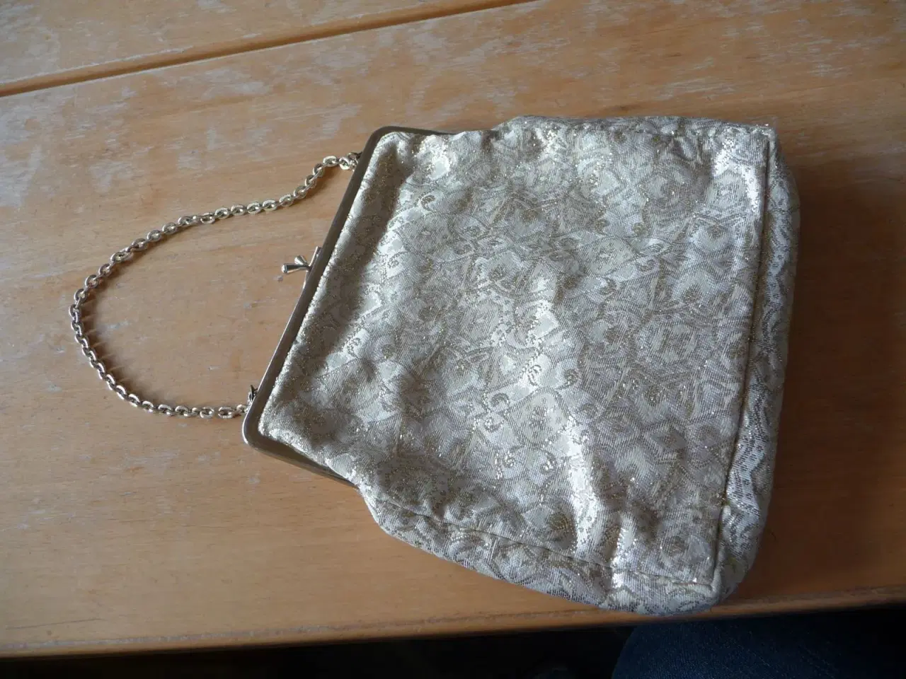 Billede 1 - guld vævet taske, med guld pung