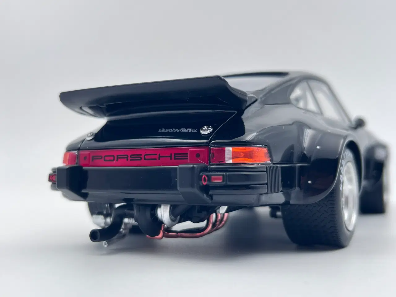 Billede 8 - 1976 Porsche 934 RSR ( 911 ) 1:18  Super flot 