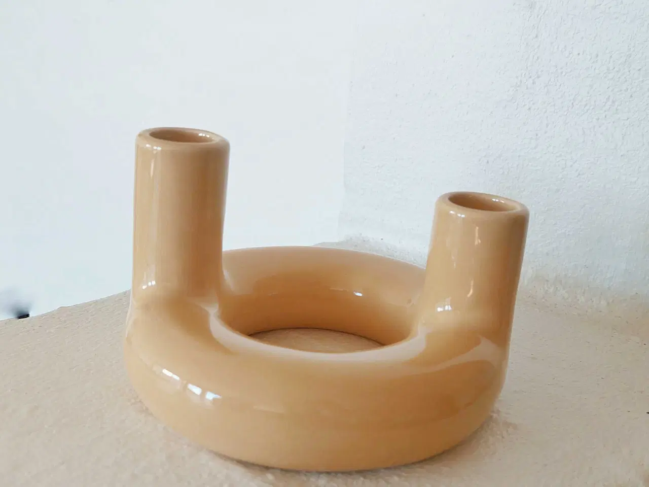 Billede 2 - Beige lysestage til 2 lys