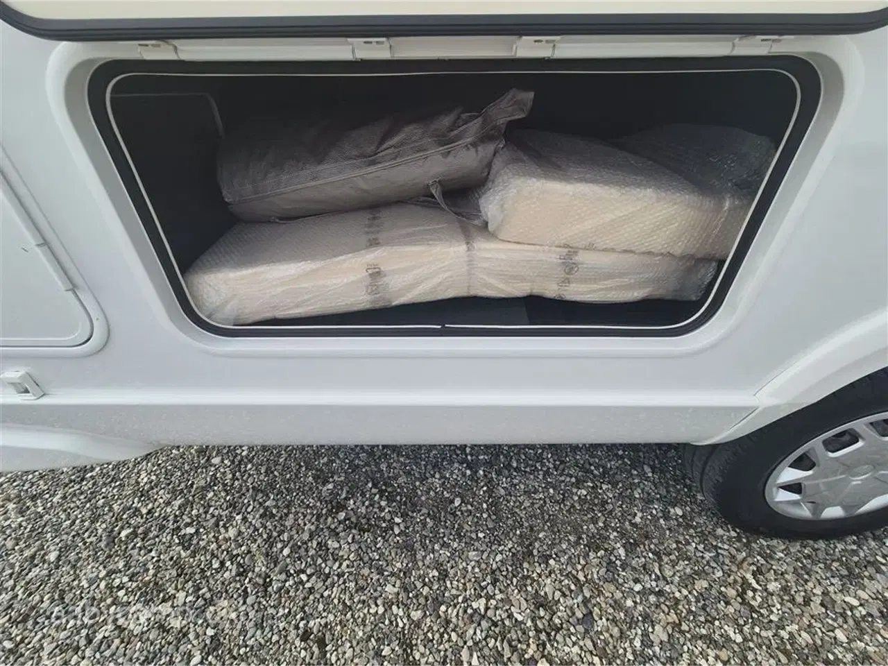 Billede 26 - 2021 - Rollerteam Kronos 282P Automatgear. Solcelle. markise. tv. lithium batteri. inverter. undervognsbehandlet. Bemærk kun 30,000 km!!