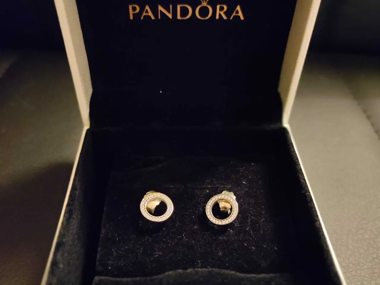 Billede 4 - Smukke og elegante Pandora øreringe i sølv ☺️