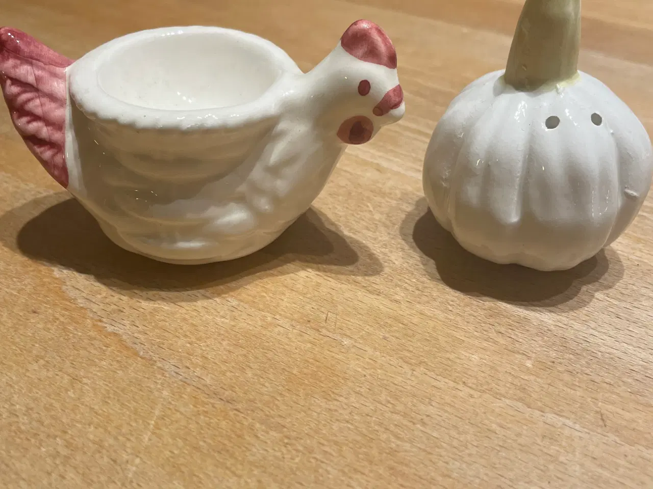 Billede 1 - Æggebæger og saltbøsse 