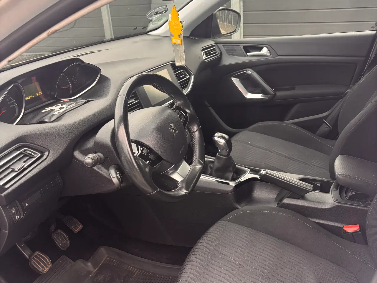 Billede 4 - Pæn bil i hvid farve Peugeot