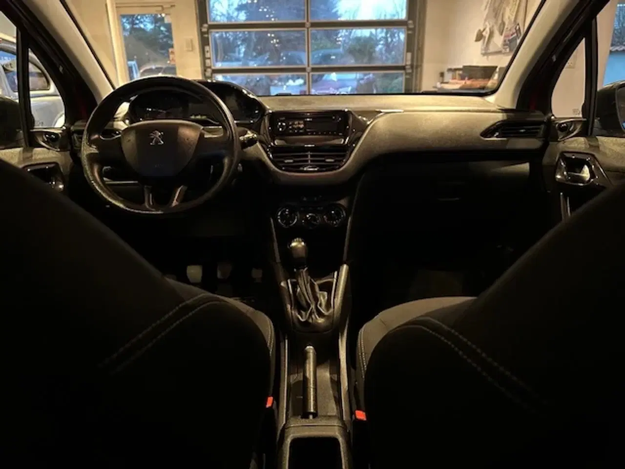 Billede 16 - 208 med fuld service.