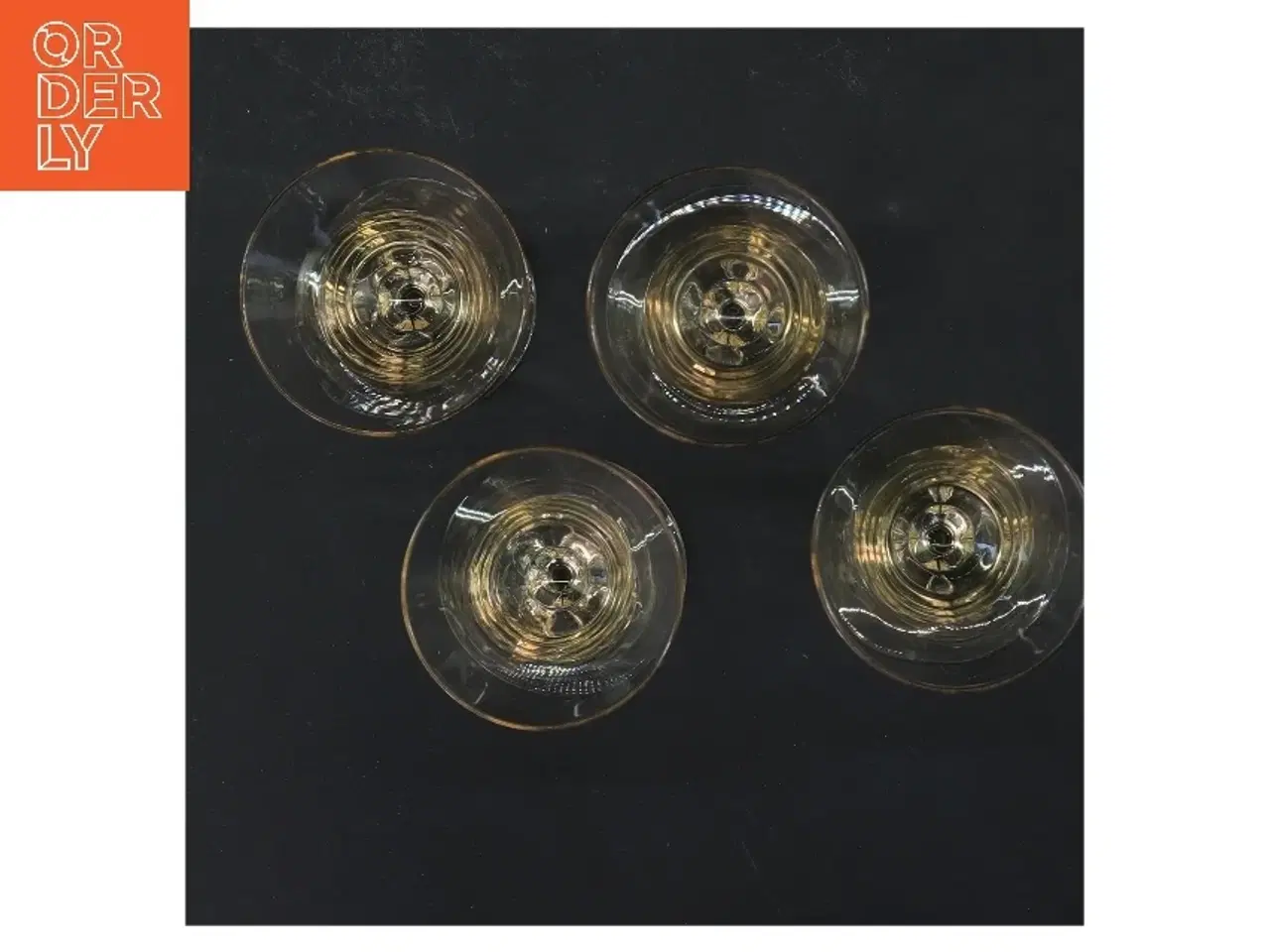 Billede 2 - Sæt af 4 vinglas (str. 4 stk Ø 5,5 cm længde 10 cm)